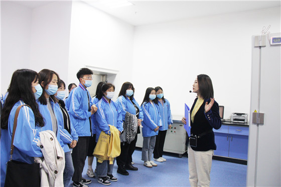 時(shí)代青年講奉獻(xiàn) 愛(ài)心熱血勇?lián)?dāng)——安康職業(yè)技術(shù)學(xué)院學(xué)生參加血站開放日活動(dòng)