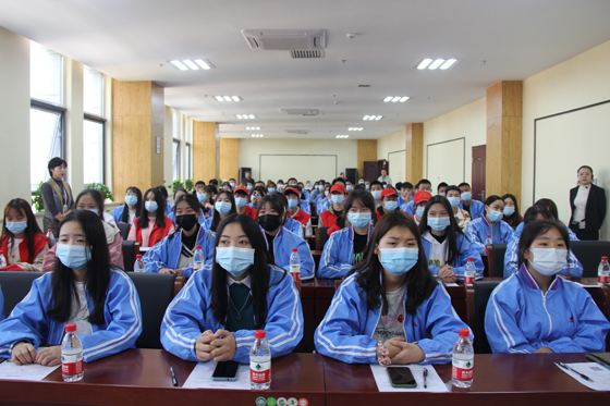 時(shí)代青年講奉獻(xiàn) 愛(ài)心熱血勇?lián)?dāng)——安康職業(yè)技術(shù)學(xué)院學(xué)生參加血站開放日活動(dòng)