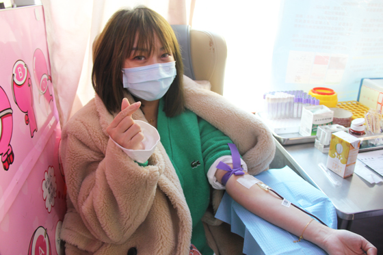 血液是生命的禮物——中國(guó)聯(lián)通安康市分公司、安康大數(shù)據(jù)運(yùn)營(yíng)有限公司聯(lián)合開展冬季應(yīng)急獻(xiàn)血活動(dòng)