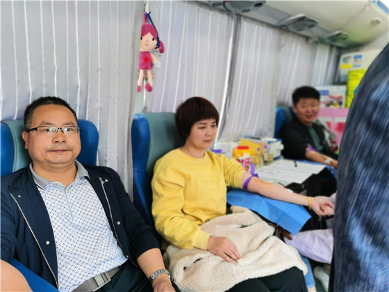 獻(xiàn)血傳真情，為黨旗添光彩 ——三元村春季無(wú)償獻(xiàn)血活動(dòng)側(cè)記