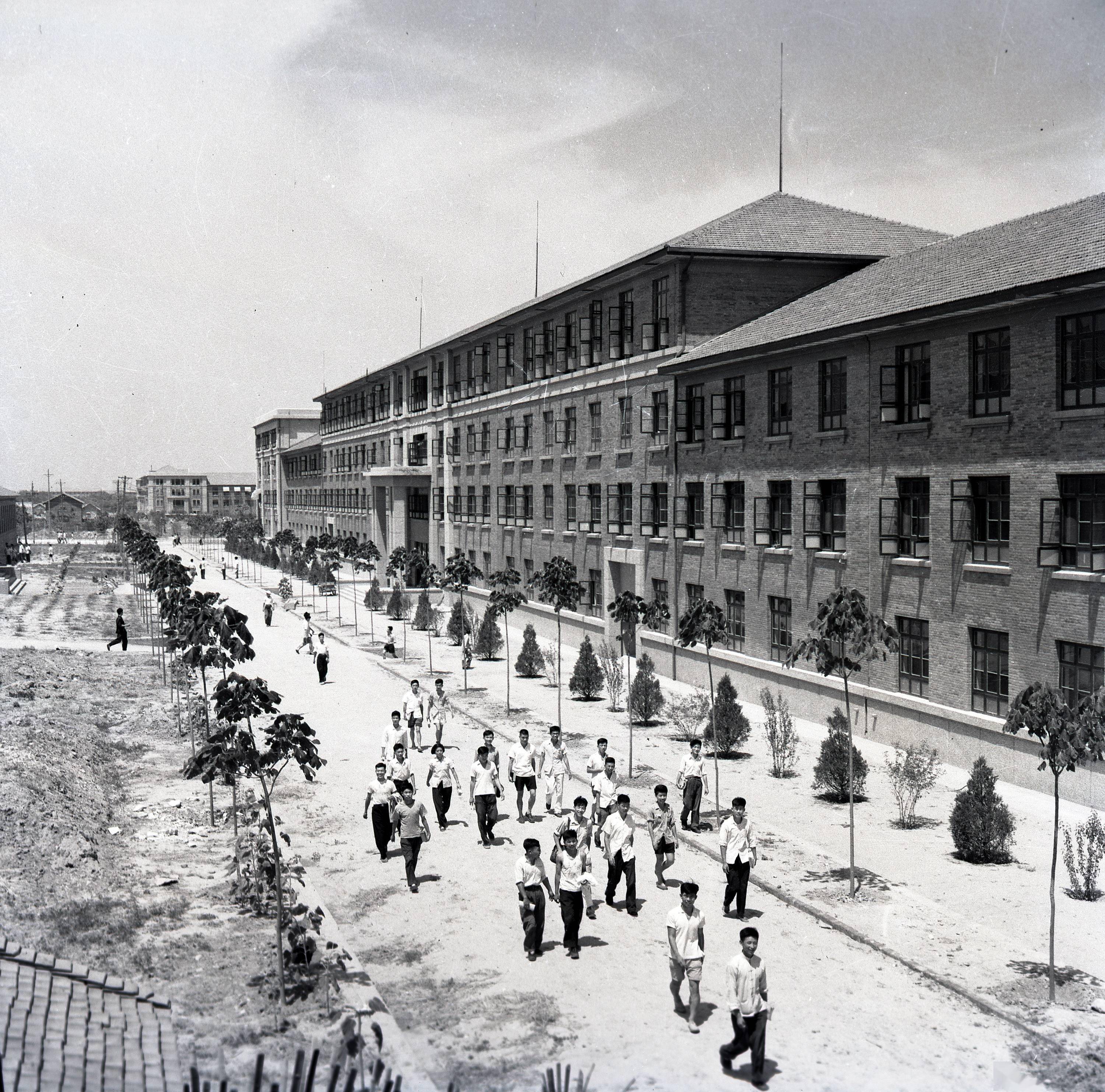 1959年拍攝的西遷后的交通大學(xué)校園一景（資料照片）。